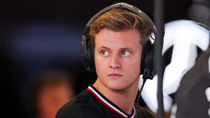 Náhlý rozchod? Modelka viděla i jeho otce, Schumacher už je ale na seznamce