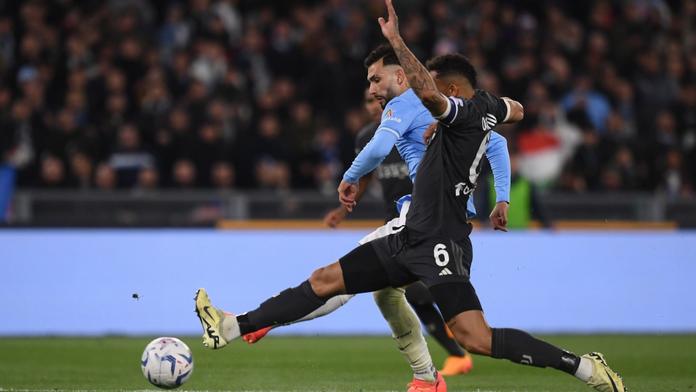 Juventus měl v poháru potíže. O postupu přes Lazio rozhodl až v závěru