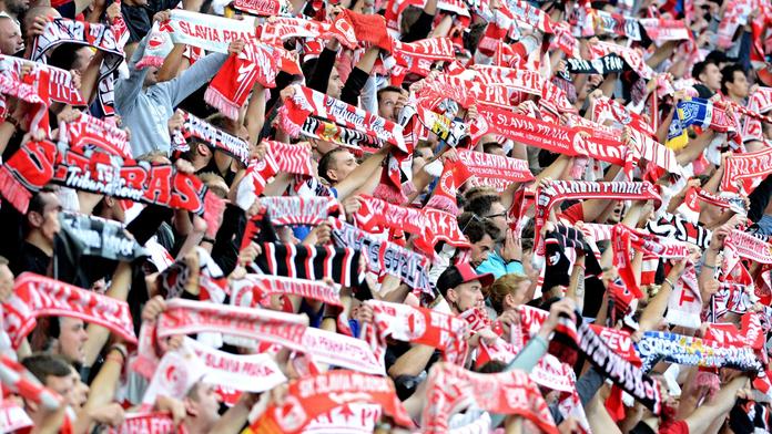 Válka mezi Slavií a fanoušky pokračuje. Nelíbí se jim ceny lístků, klub reaguje