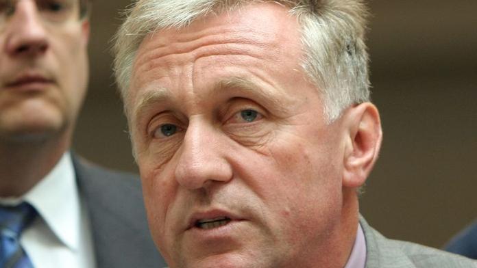 Fischer sezval lídry stran na jednání o mandátu vlády