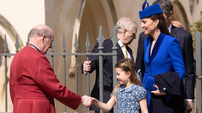Sladký moment maminky s dcerkou. Charlotte ukázala, že je jí Kate vzorem