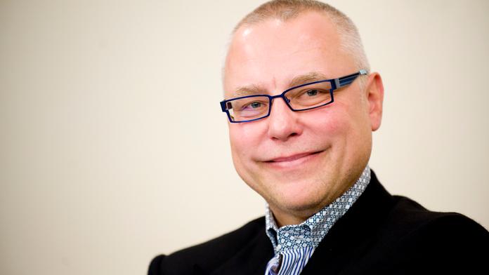 Miliardář Bakala hrozí Nečasovi žalobou. Nelíbí se mu, že zpochybňuje jeho podnikání