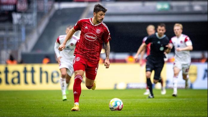 Slavia chce dalšího útočníka. Prý stojí o polského reprezentanta