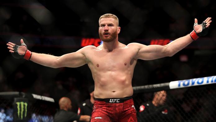 Souboj Procházkových rivalů zastavilo zranění, Blachowicz oslepl na jedno oko