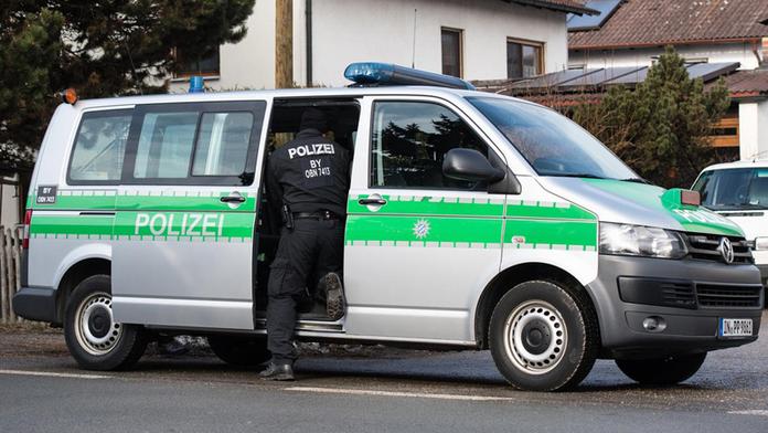 Německá policie zatkla tři podezřelé z plánování teroristického útoku