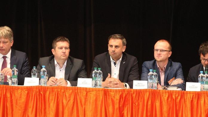 Schází se vedení ČSSD. Proberou i adepty na místa ministrů