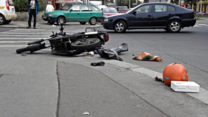 NEHODA: Řidič automobilu se srazil s motorkářem. Zemřel...