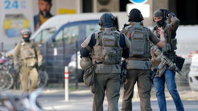 Obří policejní zátah v Berlíně. Proti pašerákům zbraní z Česka!