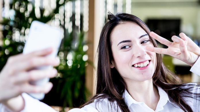 Selfie fotky škodí zdraví. Můžete skončit i na operačním stole!