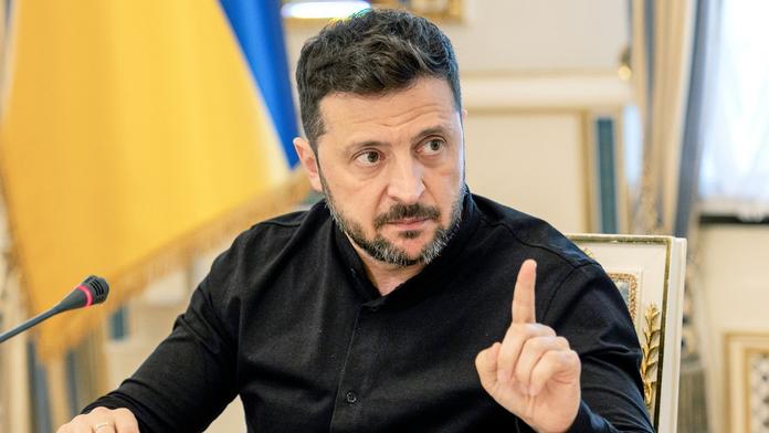 Ukrajinský prezident Volodymyr Zelenskyj během tiskové konference vlády, 4. 6. 2025
