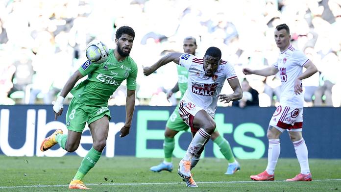 St. Étienne po výhře drží šanci na udržení. Lille padlo s Lens