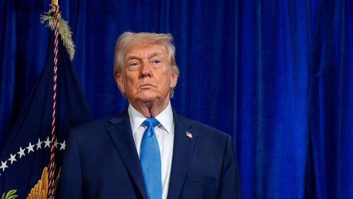 Schyluje se k americkému úderu na Írán. Pomoc je na cestě, vzkázal Trump
