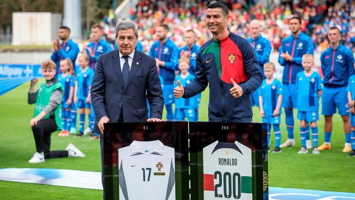 Další velký Ronaldův milník. Jako první odehrál 200 mezinárodních duelů