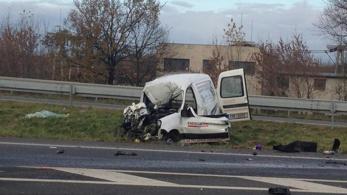 Co se to děje? U Kolína se v jedné minutě staly dvě vážné nehody
