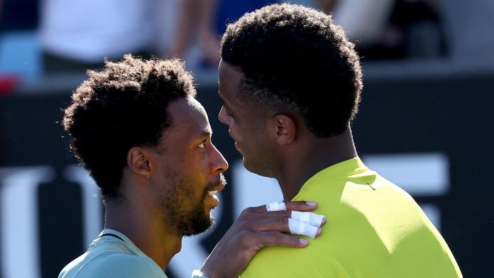 Úžasná výměna na Australian Open, Francouzi pobavili údery mezi nohama
