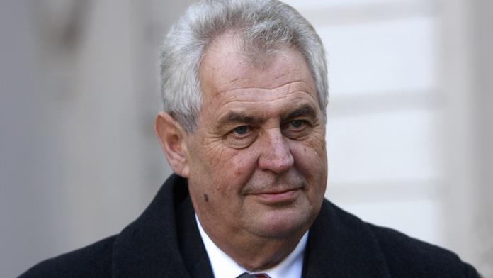 Zeman zametl s černými dušemi. Zrušil místní organizaci