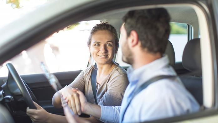 Nový zákon v Nizozemsku: Za autoškolu můžete platit sexem!