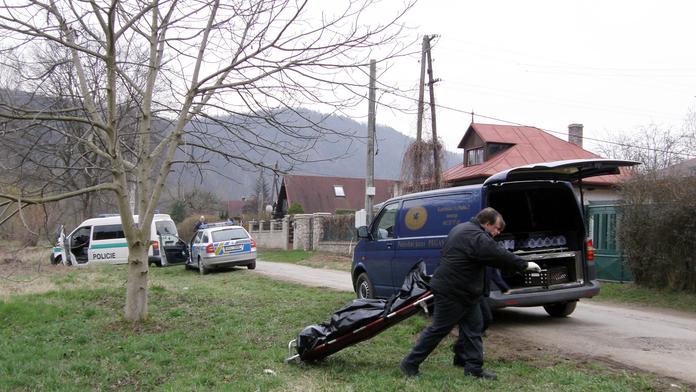 Turista našel ohořelou mrtvolu muže! Zřejmě se upálil!