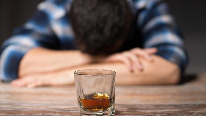 Co s vaším tělem udělá alkohol? 7 zdravotních problémů spojených s nadměrným pitím
