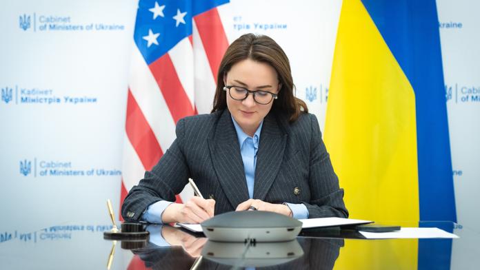 Ukrajina podepsala s USA memorandum o nerostech. Detaily dál ladí