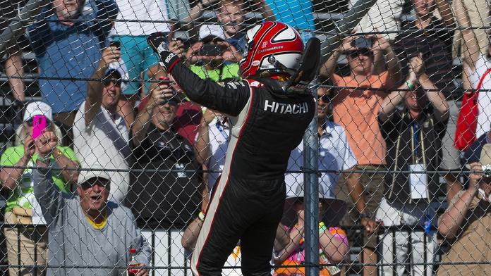 Castroneves konečně zase ukázal, proč se mu přezdívá Spider-man