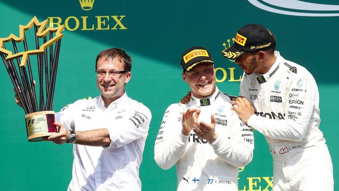 Loïc Serra (vlevo) před sedmi lety slavil v Kanadě na pódiu po boku Valtteriho Bottase a Lewise Hamiltona