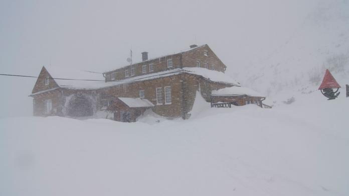 Extrémní vítr paralyzoval Tatry. Lyžařská střediska i lanovky jsou mimo provoz