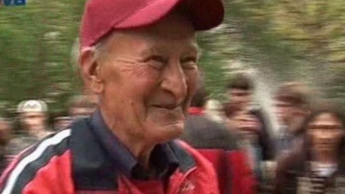 Senátoři chtějí změnit pravidla odpovědnosti za úklid chodníků