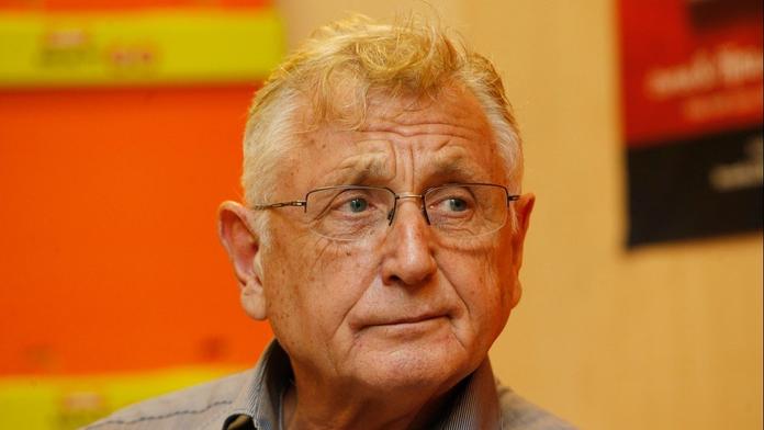 Tajný pohřeb Jiřího Menzela: Dva roky po smrti ho uložili na Vyšehradě