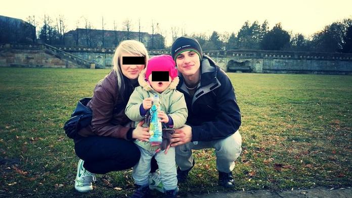 Mladík, který ZABIL policistku, má doma dítě! Podívejte se, jak si na svobodě užíval