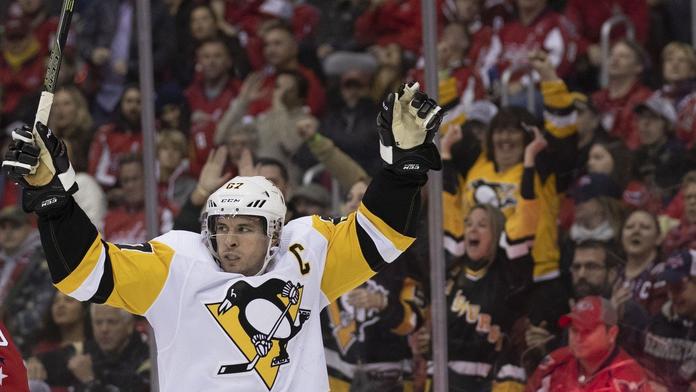 Crosby má 800. nahrávku, Matthews dotahuje Pastu. Kämpf skóroval