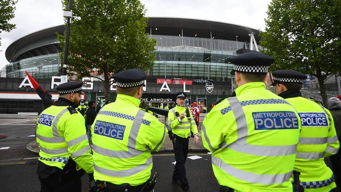 Policie při utkání zatkla fanouška, který rasisticky urážel hráče Arsenalu