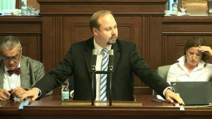 KONEČNĚ: Poslanec Tejc chce snížit hranici trestní odpovědnosti