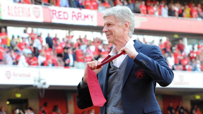 Merci, Arsene! Wenger si užil pět gólů, pak sundal červenou kravatu