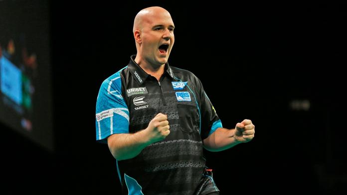 MS v šipkách zná první osmifinalisty. Slaví van Gerwen i mladíček Littler