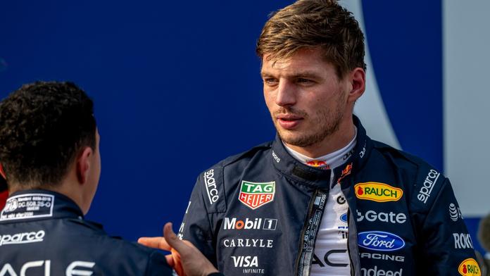 Spor o chladící vesty. Verstappen si rýpl do rivala: Možná ho vezmu do sauny