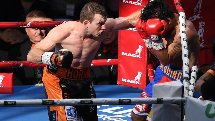 Velká senzace! Pacquiao už není šampión, krvavou bitvu vyhrál Horn