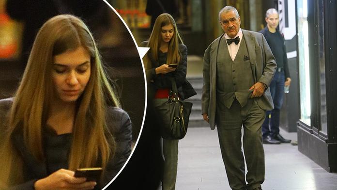 Ženatý Schwarzenberg vyvedl mladou krásku, pak spolu odjeli