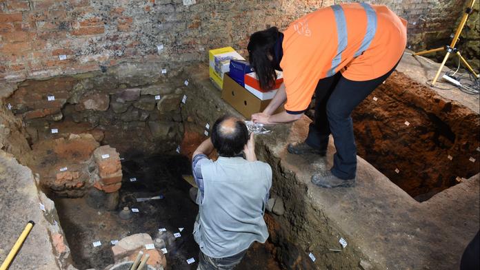 Pozůstatky husitského řádění: Archeologové našli středověkou kuchyni