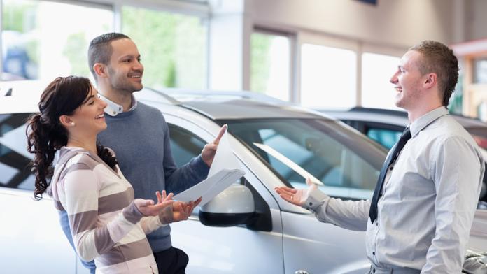 Chcete prodat auto? Udělejte to ještě letos! Vyplatí se to
