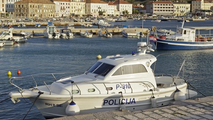 Boj o život českého dítěte v Chorvatsku. Rozbouřené moře ho uneslo rodičům