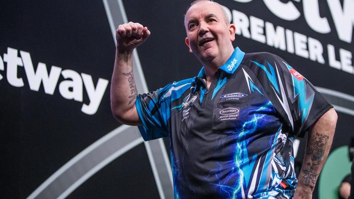 Mighty Mike zkazil Barneymu oslavu, Taylor ukázal úžasný obrat!