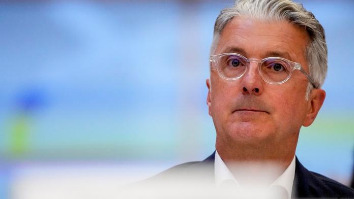 Exšéf Audi už zná trest za podvody. Bývalý ředitel koncernu VW se mu zatím vyhýbá