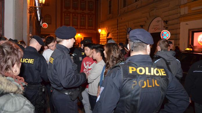Velká páteční policejní kontrola na studenty z Dánska! Víme, jak dopadla!