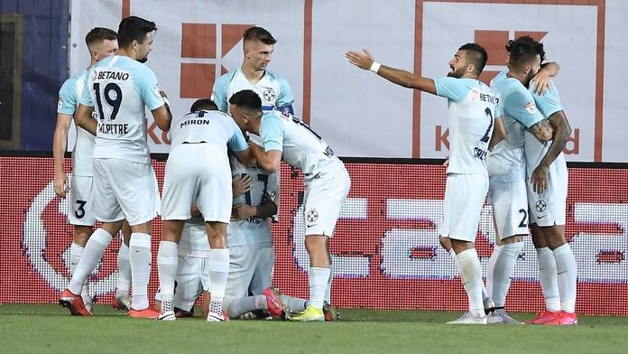 Další nákaza v FCSB. Soupeř Liberce má 15 hráčů mimo sestavu