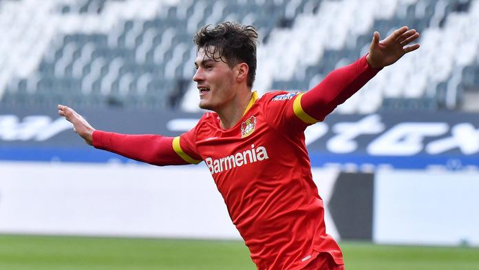 Schickův gól Leverkusenu nepomohl! Ztratilo také Lipsko