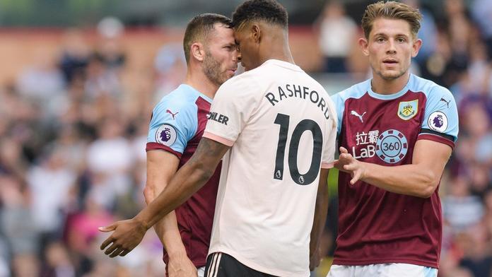 Naivní chlapec Rashford. Po vyloučení běsnil cestou do šaten