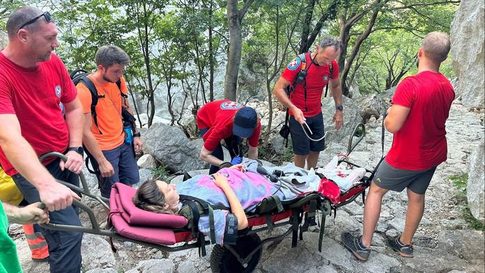 Turistka porodila dítě při túře v Chorvatsku