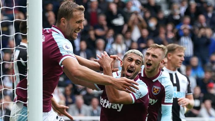 Souček pomohl k první výhře West Hamu, Tottenham zaskočil City