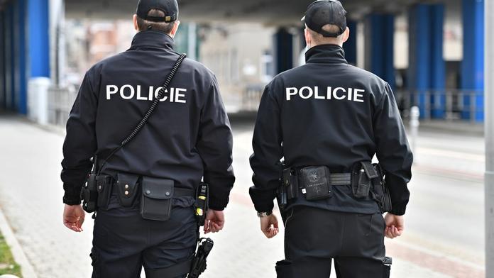 Mladý cizinec hrozil z auta pistolí, pro své chování měl kuriózní výmluvu